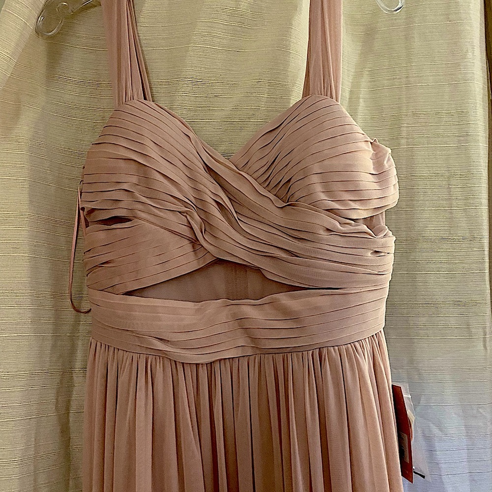 Bridesmaids dress - Rose Quartz - never worn! It’s in perfect condition!
